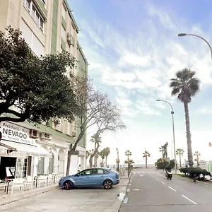 https://tomas-de-echevarra.hotelsinnerja.org